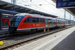 Der zweiteilige Siemens Desiro Classic (Dieseltriebzug) 642 183 / 642 551 (95 80 0642 183-7 D-DB / 95 80 0642 683-6 D-DB) DB Regio Hanse Verkehr GmbH, steht am 16.05.2022, als RB 12 (Rostock –