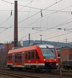 Der Dieseltriebwagen 640 012 (ein Alstom Coradia LINT 27) der 3-Lnder-Bahn als RB 93 (Rothaarbahn) Bad Berleburg - Kreuztal - Siegen Hbf, hat am 03.03.2013 den Bf Siegen-Geisweid verlassen und fhrt