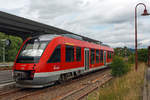   Der Alstom Coradia LINT 27 - 640 013 (95 80 0640 013-8 D-DB) der 3-Länder-Bahn (DB Regio NRW) ist am 10.08.2014 im Bahnhof Erndtebrück abgestellt.
