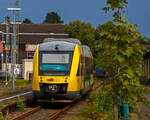Der VT 206 ABp (95 80 0640 106-0 D-HEB), ein Alstom Coradia LINT 27 der HLB (Hessische Landesbahn), erreicht am 27.08.2023, als RB 90 (Umlauf 61746)  Westerwald-Sieg-Bahn  (Altenkirchen - Au/Sieg),