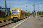 Der VT 650.88 „Parchim“ (95 80 0650 088-7 D-ODEG) der Ostdeutsche Eisenbahn GmbH (ODEG), ex PEG VT 650.53, erreicht am 16 Mai 2022, als RB 13 von Rehna, den Zielbahnhof Schwerin Hbf.