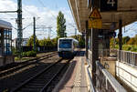 Der VT 746 – 650 084-6 (95 80 0650 084-6 D-RTB), ein Stadler RegioShuttle RS 1 der Rurtalbahn GmbH (D�ren, Bestandteil der RATH Gruppe), erreicht am 18 September 2026, als RB 21 (S�d) von Untermaubach kommend, seinen Zielbahnhof D�ren und steht gleichdrauf zur R�ckfahrt bereit. Nochmals einen lieben Gru� an den netten Triebfahrzeugf�hrer zur�ck. 

Der Regio-Shuttle RS1 wurde 2008 Stadler Pankow GmbH in Berlin-Pankow unter der Fabriknummer 38121 gebaut und an die Ostdeutsche Eisenbahn GmbH, Parchim (ODEG) geliefert, wo er als VT 650.84 gef�hrt wurde. Seit 2019 ist er nun bei der Rurtalbahn in D�ren.