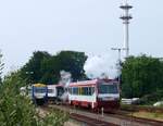 Dampf ablassen bei der neg....hinter dem Jenbacher T4/627 103-4 versteckte sich die 78 468 die zu Gast in Niebüll(Niebüller Dampftage)weilte.