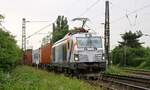 NRAIL/RheinCargo 2248 014-3 mit Containerzug am Gleisdreieck zwischen Mathilde und Oberhausen-Osterfeld 09.06.2022