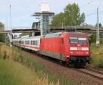 101 044-6 mit IC 2239 von Warnemnde nach Leipzig Hbf bei der Durchfahrt im Haltepunkt Rostock-Marienehe.29.08.2015