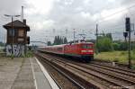 112 190 mit einem weiteren Kreuzfahrersonderzug von Warnemnde nach Berlin Ostbahnhof an der S-Bahn Station Berlin Warschauer Strae.