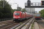 182 025-7 vs S-Bahn Berlin auf der Stadtbahn in Höhe Berlin-Tiergarten.05.08.2019