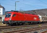 Der ÖBB  Taurus 2“ 1116 067 (A-ÖBB 91 81 1116 067-0) fährt am 16.03.2022 mit einem gemischten Güterzug durch Niederschelden in Richtung Köln.