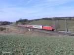 101 054-5 schiebt den RE 4012 nach N�rnberg bei Fahlenbach.