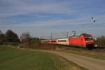 101 054-5 zieht den RE4015 nach M�nchen bei Fahlenbach.