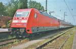 Am 24 Juni 1998 steht 101 044 samt EuroCity nach Köln in Emmerich.