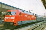 Am 4 Juni 2003 steht 101 093 mit ein CNL nach Hamburg-Altona in Wien West.