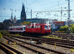 Mit 67 Jahren immer noch im Einsatz, die 110 198-9 (91 80 6110 198-9 D-TRAIN) der TRI Train Rental GbR (Eckental-Eschenau) mit dem Steuerwagen (mit Wittenberger Kopf) 50 80 80-35 157-2 der Gattung