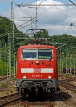 111 096-4 kommt mit dem RE 9 (Rhein-Sieg-Express) Aachen - Kln - Siegen, von Kln und fhrt gleich (22.07.2012) in den Bahnhof Betzdorf (Sieg) ein.