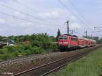 111 185-5 zieht den RE 4248 N�rnberg durch Regensburg-Pr�fering.
