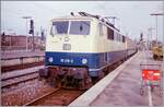 Die DB 111 219-2 schiebt ihren in Stuttgart HBF angekommen Reisezug in die Abstellanlage.