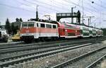111 168-1 mit Dosto-Zug in Amstetten am 01.07.2000.