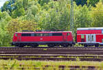 Die  111 009-7 (91 80 6111 009-7 D-DB) der DB Regio NRW erreicht am 17.05.2012 mit RE 9 (rsx - Rhein-Sieg-Express) Aachen- Köln – Siegen den Bahnhof Betzdorf/Sieg.

Die Lok wurde 1975 von Krauss-Maffei in München-Allach unter der Fabriknummer 19746 gebaut, der elektrische Teil ist von Siemens. Im Februar 2019 ging die 111er leider zur Fa. Bender Rohstoff-Recycling e. K. in Leverkusen-Opladen zur Verschrottung.
