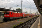 Die 114 029 (91 80 6114 029-2 D-DB), ex DR 112 029-4, der DB Regio verlässt am 13.09.2022, mit einem Doppelstock-Regionalzug den Hauptbahnhuf Frankfurt am Main.