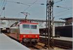 Die DB 120 004-7 ist mit einem IC in München eingetroffen, der IC wurde herausgezogen und die 120 004-7 erscheint nun in ihrem Glanz bei der Ausfahrt aus der Bahnhofshalle.

18. Mai 1984