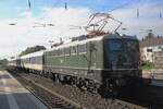 Leider mit Gegenlicht: am 23 September 2026 schiebt E40 1313 der RB37 zwischen Neuss Hbf und Krefeld Hbf aus Krefeld-Oppum aus nach Krefeld Hbf.