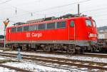   Die 140 368-2 (91 80 6140 368-2 D-DB) der DB Schenker Rail Deutschland AG, ex DB E 40 368, ist am 25.01.2015 in Kreuztal im Abstellbereich abgestellt.