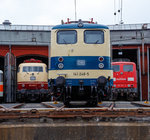   Nun wieder in der blau/beige Sonderlackierung des  Karlsruher Zuges , diesen trug sie von 1977 bis 2000...........