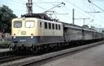 141 266-7 mit angekündigten  Dampfsonderzug  von Hannover in den Harz, hier Halt in Peine im Mai 1990. Der Zug war sehr gut besetzt - mit vielen enttäuschten Gesichtern, da eine Dampflok erst in Vienenburg, also kurz vor dem Ziel vorgehängt wurde.