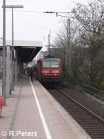 143 635 schiebt eine S5 durch D�sseldorf-V�lklingerstrasse.