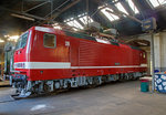  Die ex DR 243 005-6 (91 80 6143 005-7 D-HLP), ex DB 143 005-7, am 30.10.2016 im Siegener Ringlokschuppen des Südwestfälischen Eisenbahnmuseums in Siegen.