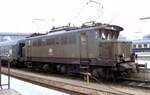 144 097-3 mit D-Zug für die Abstellgruppe in München Hbf am 26.04.1982.