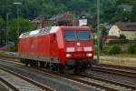   Die 145 027-9 (91 80 6145 027-9 D-DB) der DB Schenker Rail Deutschland AG, fährt am frühen Morgen (5:18 Uhr) des 01.07.2015 als Lz solo durch den Bahnhof Dillenburg in Richtung