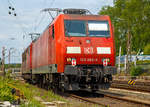 
Die DB Cargo 145 068-3 (91 80 6145 068-3 D-DB) und die an die DB Cargo AG vermietete Railpool 155 013-6 (91 80 6155 013-6 D-Rpool) am 12.05.2018 in Kreuztal beim rangieren (Manöver). 

Die TRAXX F140 AC (145 068-3) wurde 2000 von Adtranz in Kassel unter der Fabriknummer 33395 gebaut.