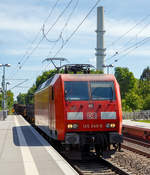   Die 145 046-9 (91 80 6145 046-9 D-DB) der DB Cargo Deutschland AG fährt am 01.06.2019 mit einem gemischtem Güterzug durch den Bahnhof Bonn UN Campus (in Bonn-Gronau) in Richtung Norden.