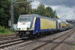 Metronom 146 538 treft mit der RE aus Hamburg Hbf am 21 Augustus 2026 in Celle ein und wird bom Bahnsteig fotografiert.