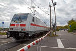 Die 146 569-9 (91 80 6146 569-9 D-DB) schiebt den IC 2039 / RE 56 (52039) Norddeich Mole – Bremen – Hannover -  Leipzig, am 01.05.2022 Steuerwagen voraus und verlässt den Bahnhof Norddeich