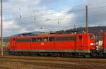 
Die 151 026-2 (91 80 6151 026-2 D-DB) der DB Schenker Rail Deutschland AG steht am 07.12.2014 im Kreuztaler Abstellbereich. 

Die Lok wurde 1973 von Krauss-Maffei AG in München unter der Fabriknummer 19645 gebaut, der elektrische Teil ist von Siemens.