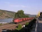 151 136-9 durchf�hrt Oberwesel mit ein Getreidezug.