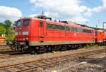   Die 151 006-4 (91 80 6151 006-4 D-DB) der DB Cargo AG ist am 06.08.2017 im Abstellbereich in Kreuztal abgestellt .