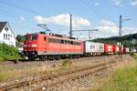 151 058-5 mit Containerzug in Amstetten am 26.06.2012.