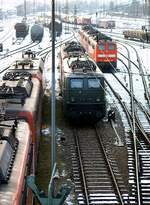 E 40 128 und 151 040-3 und weitere, sowie 140er in Ulm am 30.12.2004.
