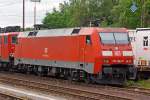   Die 152 166-5 der DB Schenker Rail Deutschland AG abgestellt am 30.05.2014 in Kreuztal.