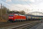   Die 152 029-5 (91 80 6152 029-5 D-DB) der DB Schenker Rail Deutschland AG fährt am 17.01.2015 mit einem Kesselwagenzug (laut Gahrguttafel 30/1202 mit Dieselkraftstoff oder Heizöl) durch