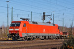   Die 152 152-5 (91 80 6152 152-5 D-DB) der DB Cargo Deutschland AG, zieht am 09.03.2014 bei Koblenz-Lützel einen Güterzug in Richtung Norden.
