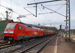 br-152-siemens-es64f/542469/die-152-043-6-91-80-6152 
Die 152 043-6 (91 80 6152 043-6 D-DB) der DB Cargo Deutschland AG fährt am 25.02.2017 mit einem langen gemischtem Güterzug durch den Bahnhof Betzdorf (Sieg) in Richtung Siegen.

Die Siemens ES 64 F wurde 1999 von Krauss-Maffei in München unter der Fabriknummer 20170 gebaut.