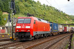 
Die 152 002-2 (91 80 6152 002-2 D-DB) der DB Cargo Deutschland AG fährt am 16.06.2017 mit einem Container-Zug durch Linz am Rhein in Richtung Norden. 

Die Siemens ES 64 F wurde 1997 von Krauss-Maffei in München unter der Fabriknummer 20129 gebaut.