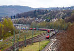 Blick auf den Rangierbahnhof (Rbf) Betzdorf/Sieg am 29.04.2021 (von der Brcke in Betzdorf-Bruche), hier hat die DB Cargo 152 075-8 (91 80 6152 075-8 D-DB) mit ihrem KLV-Zug einen Stopp einlegt,