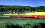 2 x 152 (1 x DB; 1 xDB Cargo) mit Eaos-Zug, beladen mit Holz bei Urspring am 17.05.2002.