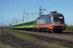 Hector Rail 242.504  Mr.Potato Head  zieht am 23 April 2026 ein FLIX nach K�ln durch Diepholz und wird vom offenbarer Stelle fotografiert.