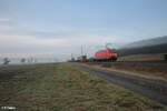 185 061-9 zieht ein lückenhaft beladenen KLV Zug bei Oberdachstetten in Richtung Ansbach.